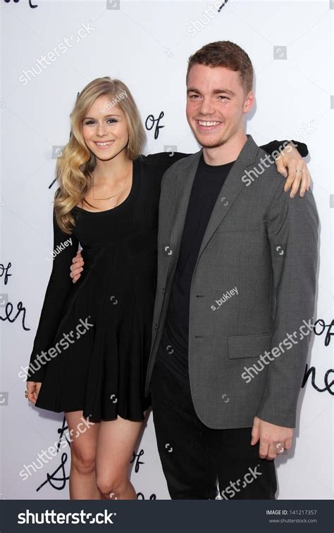 Erin Moriarty Gabriel Basso Kings Summer Stock Photo 141217357 ...