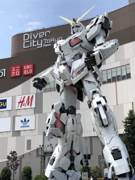 Unicorn Gundam Statue; Odaiba : r/japanpics