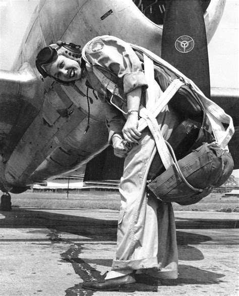 23 Vintage Photos of Beautiful Female WWII Pilots in the U.S. Army Air ...