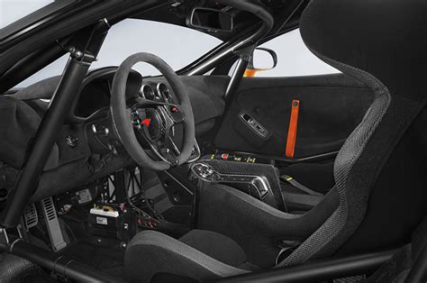 mclaren 570S + GT4 poised to make their US debut