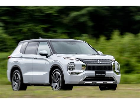 2023 Mitsubishi Outlander Plug-In Hybrid: 36 Exterior Photos | U.S. News