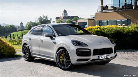 2020 Porsche Cayenne S Coupé (Color: Crayon) - Front Three-Quarter ...