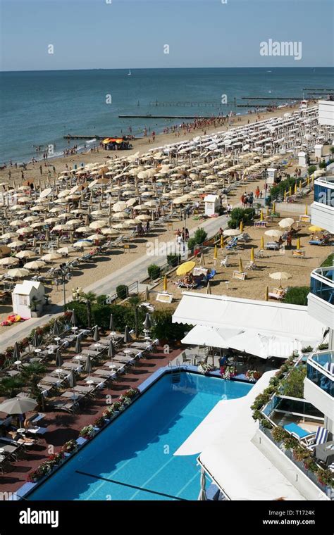 Cavalieri palace hotel pool lido di jesolo hi-res stock photography and ...