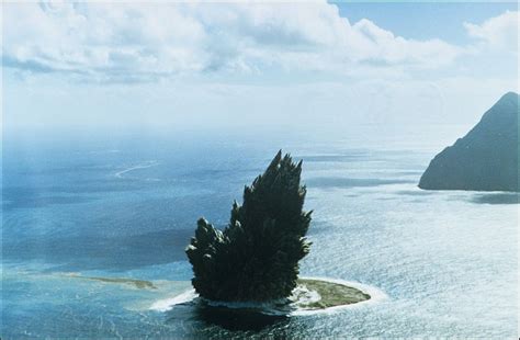 Powerful underwater volcano forms new island off the coast of Japan - National | Globalnews.ca