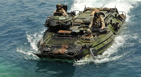 AAV-7A1 amphibious assault vehicle | Military vehicles, Tanks military, Amphibious vehicle