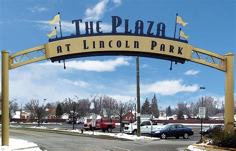 Plaza at Lincoln Park, Michigan – Outdoor Business Signs, LED Signs – Signs by Crannie