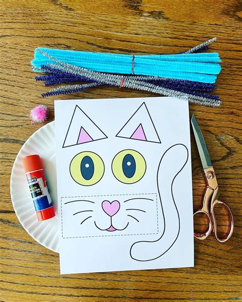 Printable Cat Craft for Kids! (with free cutouts) ⋆ The Hollydog Blog