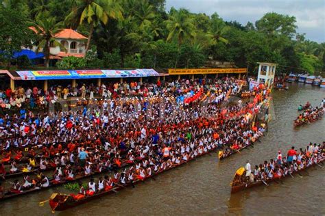 Kerala Snake Boat Race - Vallamkali - Nehru Trophy