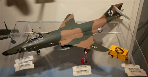 Model, Static, McDonnell RF-101 Voodoo | National Air and Space Museum