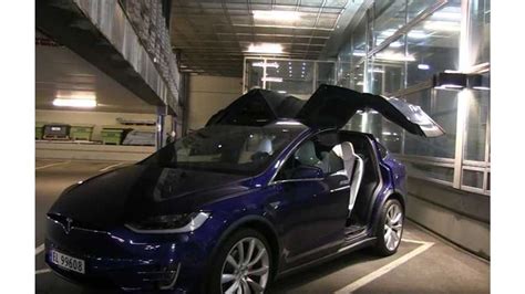 Tesla Model X Falcon Wing Door Opening In Low Ceiling Parking Garage ...