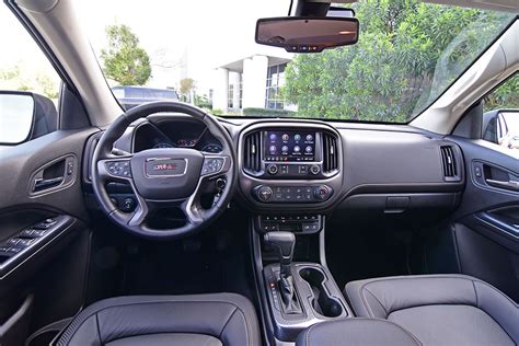 2021-gmc-canyon-at4-dashboard : Automotive Addicts