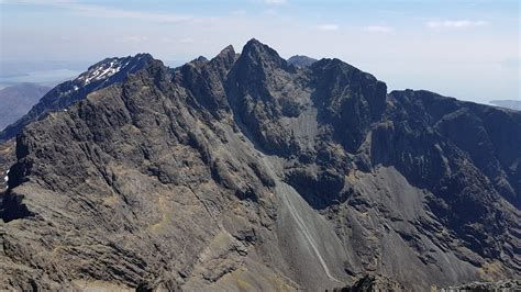 Cuillin Ridge Traverse – Skye Ridge Guides | Synergy Guides