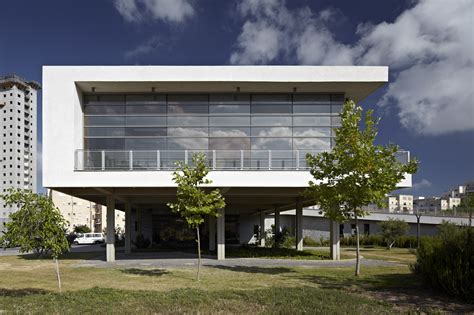 Tirat Carmel Library / Schwartz Besnosoff Architects | ArchDaily