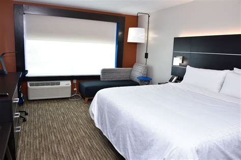 Holiday Inn Express & Suites Bensenville - O'Hare, an IHG Hotel ...