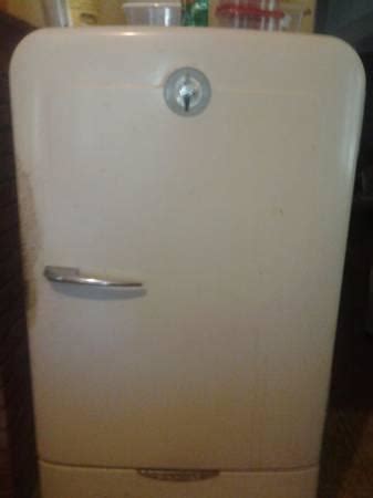 Refrigerator For Sale: Servel Gas Refrigerator For Sale