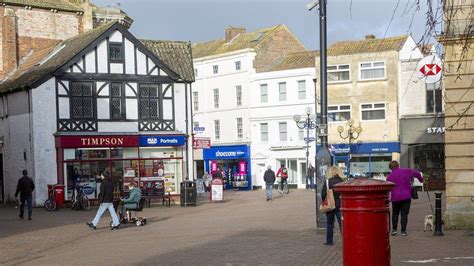 Trowbridge town centre paths to be improved in 2024 - BBC News