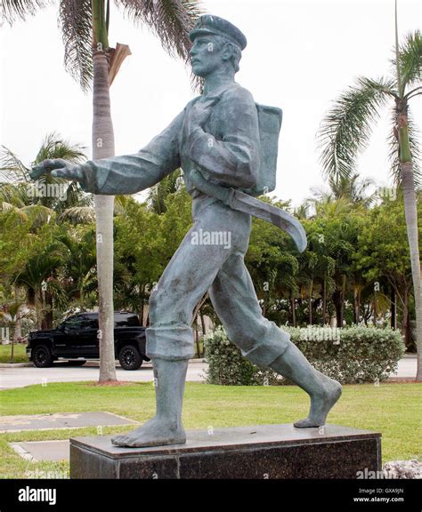 Barefoot Mailman Statue in Hillsboro Beach Florida Stock Photo - Alamy