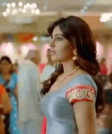 Samantha Akkineni Keert GIF - Samantha Akkineni Keert Evading - Discover & Share GIFs