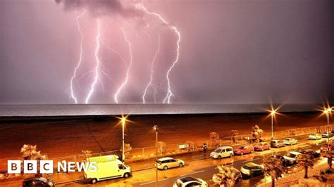 Violent storm sweeps across south east of England - BBC News