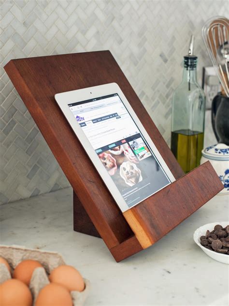 Wooden Cookbook and Tablet Stand | Cookbook stand diy, Cook book stand, Woodworking projects diy