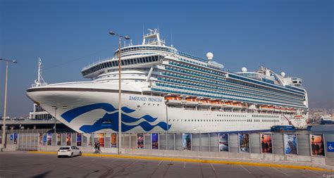 Emerald Princess - description, photos, position, cruise deals