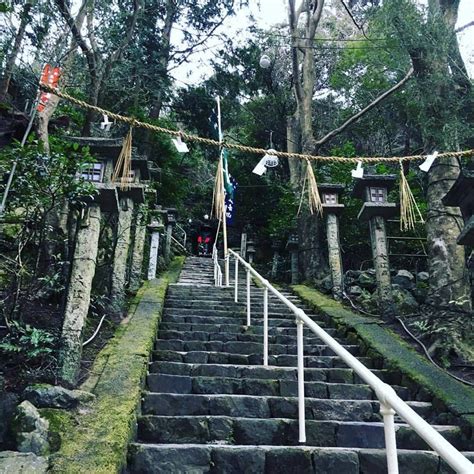 japanese stairs | Sidewalk, Stairs, Road