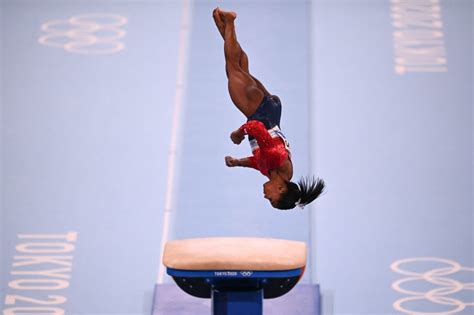 Simone Biles got the ‘twisties.’ What does that mean? | NewsNation Now