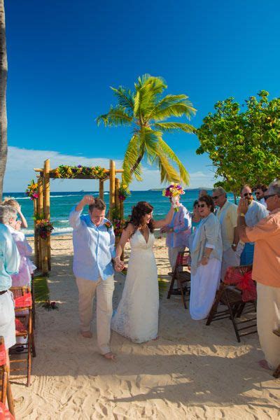 Bolongo Bay Beach Resort | Resort wedding, Wedding gallery, Beach resorts