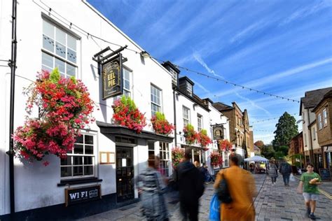 Eel Pie Island Museum, Twickenham, London - Eel Pie Pub exterior (NCN ...