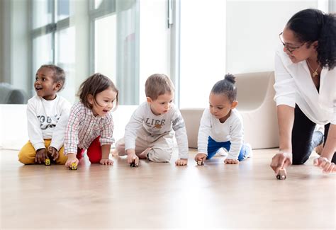 Micro-crèche Melun : La Crèche de Julie - Melun | Partenaire Babilou