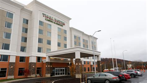 Tioga Downs hotel opens doors at Tioga County casino