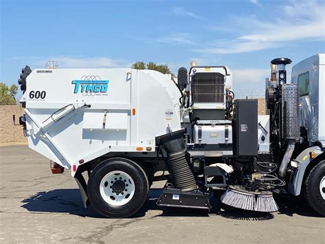 2015 Peterbilt Tymco 600 Regenerative Air Street Sweeper for Sale