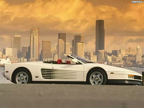 Białe, Ferrari Testarossa, Cabrio, Miasto