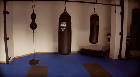 How to hang a punching bag - Boxing.ninja