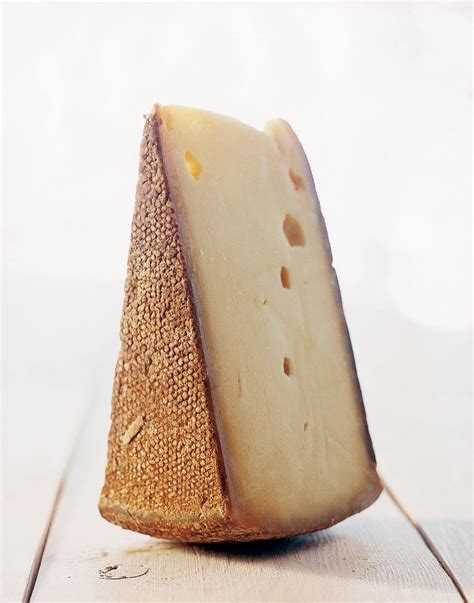 A Guide to Switzerland’s Best Cheeses | Vogue