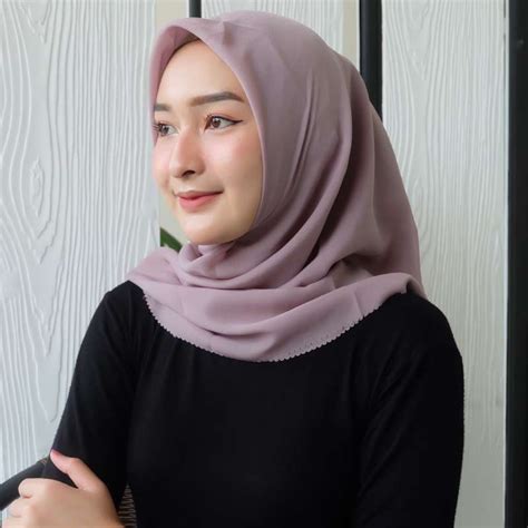 Cara Memakai Hijab Segi Empat Simple dan Mudah untuk Remaja