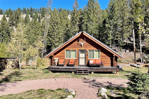 15 Best Cabin Rentals in Montana, USA (2024 Edition) - Road Affair