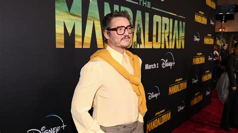 Pedro Pascal Refused to Read Sexy Tweets on 'Mandalorian' Red Carpet