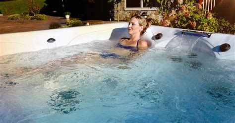 Hot tub help: Why won't my chlorine level rise? - Master Spas Blog