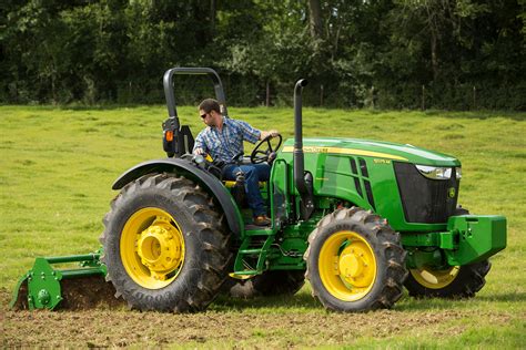 The New John Deere 5M Series Tractors | MachineFinder