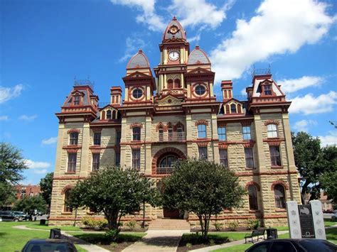 Caldwell County Courthouse in Lockhart | Texas adventure, Courthouse, Texas county