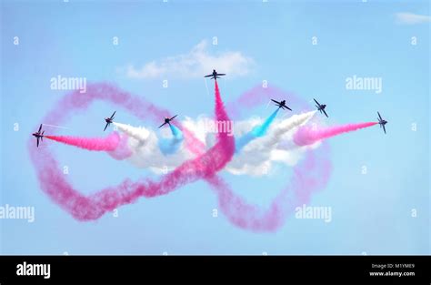 The Red Arrows display Stock Photo - Alamy