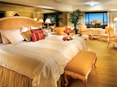 Luxury Reno Hotel Packages | Peppermill Resort Reno, NV