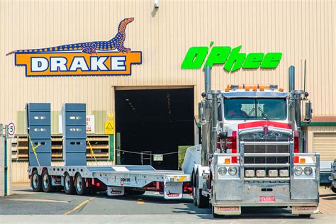 Full Widener Rear Steer Trailer - Drake Trailers - The Drake Group