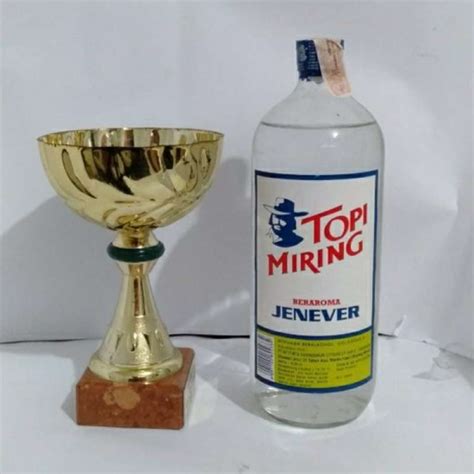 Jual Topi Koboi Minuman Topi Miring Jenever Vodka & Lemon 1000 ml ...