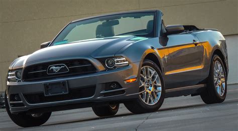 File:2014 Mustang Convertible.jpg