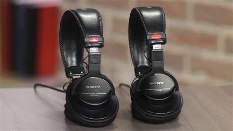 Sony MDR-V6 and Sony MDR-7506 headphones: Oldies but goodies - Video - CNET