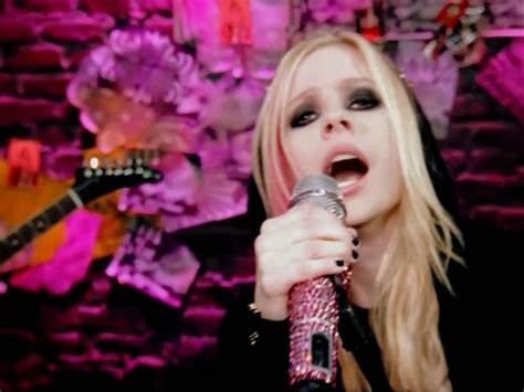 Avril Lavigne- 'The Best Damn Thing' MV screencaps [HQ] - Music Image ...