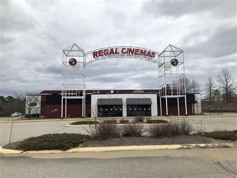 Concord, NH Regal Cinemas Building | Austin Dodge | Flickr