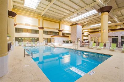 Holiday Inn Chicago North Shore (Skokie) - UPDATED 2018 Prices & Hotel ...